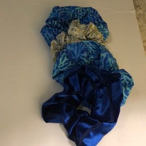 Set of 4 scrunchies.